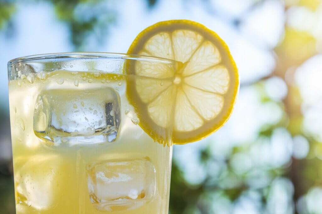 Is Drinking Simply Lemonade Good for You